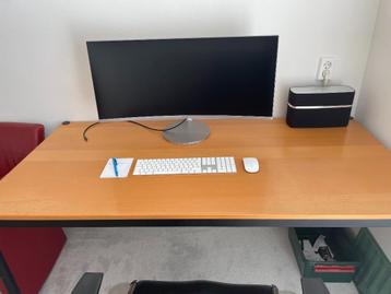 Bureau van Ikea 160x80 cm beschikbaar voor biedingen