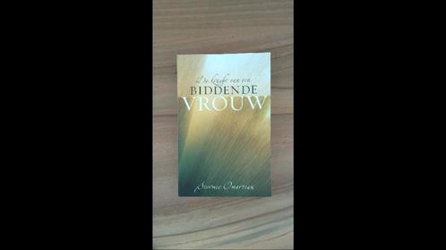 De kracht van een biddende vrouw - Stormie Omartian, Boeken, Godsdienst en Theologie, Zo goed als nieuw, Christendom | Katholiek