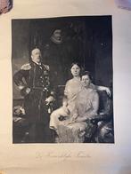 Poster De Koninklijke Familie, Verzamelen, Koninklijk Huis en Royalty, Ophalen of Verzenden, Gebruikt, Kaart, Foto of Prent