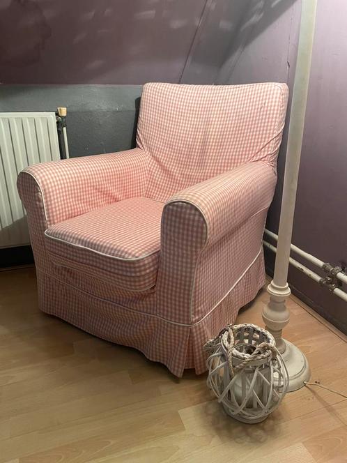 Sfeervolle fauteuil met roze geruite hoes, Huis en Inrichting, Fauteuils, Zo goed als nieuw, 75 tot 100 cm, Ophalen of Verzenden