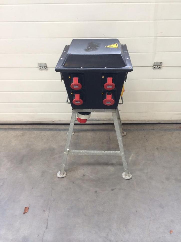 Bos Midi 63A of 32A verdeelkast / paddestoel, Doe-het-zelf en Verbouw, Elektra en Kabels, Zo goed als nieuw, Stekker, Ophalen