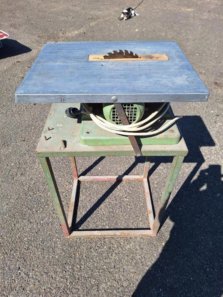 Cirkelzaag tafeltje, Doe-het-zelf en Verbouw, Gereedschap | Zaagmachines, Gebruikt, Cirkelzaag, 1200 watt of meer, 30 tot 70 mm