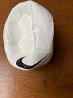 Voetbal Nike wit, Sport en Fitness, Voetbal, Maat XS of kleiner, Ophalen of Verzenden, Nieuw, Bal