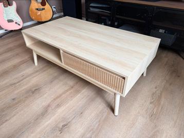 Mooie salontafel. Moet weg! beschikbaar voor biedingen