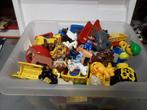 GROTE BAK DUPLO met VEEL POPPETJES ,DIEREN en APARTE DINGEN, Ophalen of Verzenden, Zo goed als nieuw, Duplo