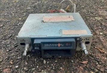 Oude vintage mustang autoradio beschikbaar voor biedingen