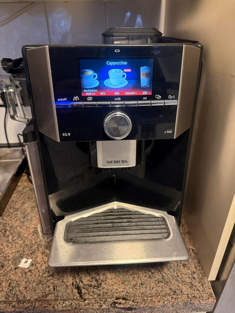 Siemens EQ9 S500 volautomatische espressomachine, Afneembaar waterreservoir, Gebruikt, 10 kopjes of meer, Koffiemachine