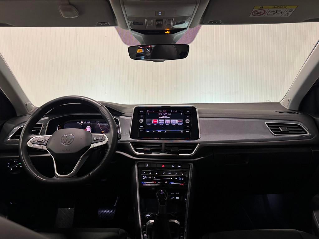 Volkswagen T-Roc 1.5 TSI Style | PANO | IQ LIGHTS | BEATS AU, Euro 6, 4 cilinders, 150 pk, 1253 kg