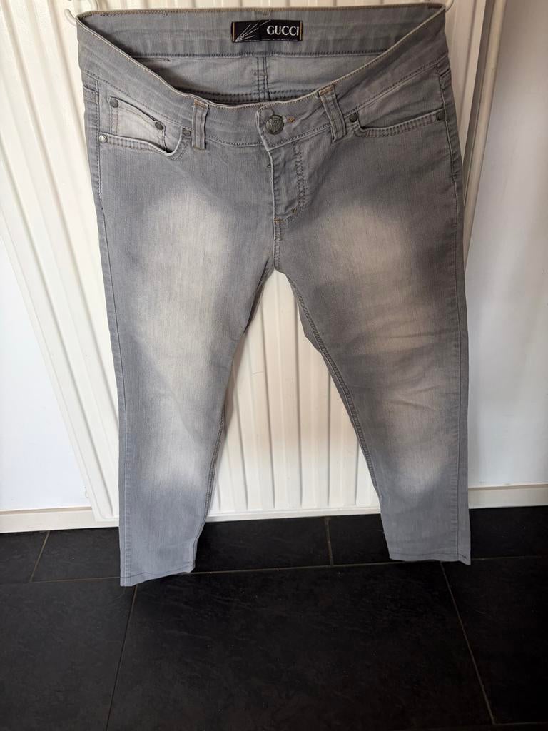 Grijze jeans van Gucci  mt 33/32 (eu mt S), Kleding | Heren, Ophalen of Verzenden, Zo goed als nieuw, Grijs, W33 - W34 (confectie 48/50)