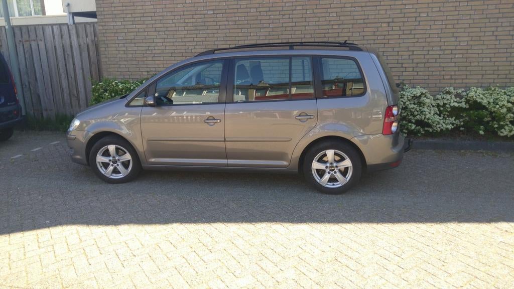 VW Touran nette auto !, Auto-onderdelen, Ophalen, Gebruikt, Volkswagen