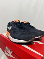 ALS NIEUW! Maat 42,5 - Nike Air Max 1 Two Tone Dark Obsidian, Kleding | Heren, Schoenen, Overige kleuren, Verzenden, Nike, Nike
