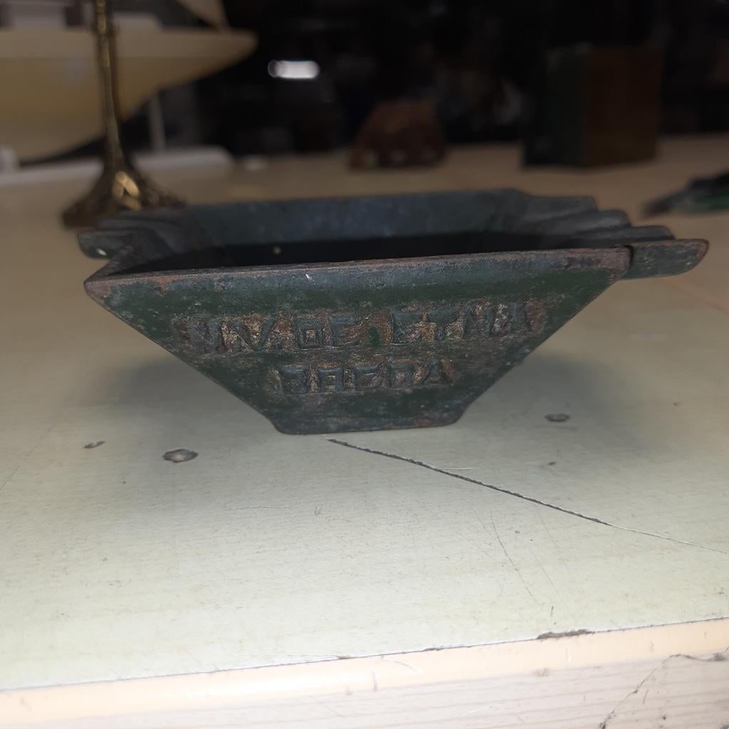 Vintage gietijzeren Etna Breda asbak, Verzamelen, Rookartikelen, Aanstekers en Luciferdoosjes, Ophalen of Verzenden