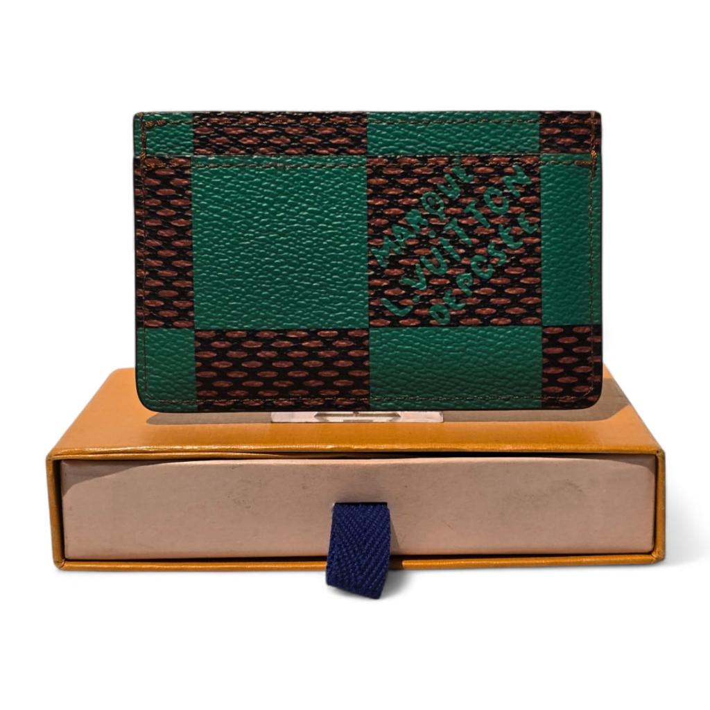 Louis Vuitton Damier N40544 Green Card Holder, Louis Vuitton, Gebruikt, Support@louisvuitton.com, 2 Rue du Pont Neuf
75001 Paris
France