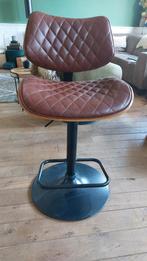 4 x Leen Bakker barkruk Charles bruin cognac hout en leer, Ophalen, Zo goed als nieuw, 90 cm of meer, In hoogte verstelbaar