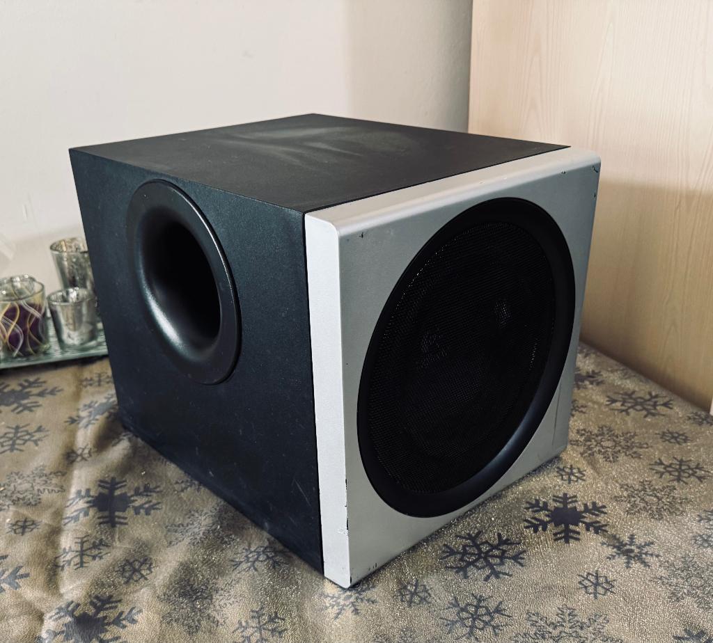 Logitech Z2300 120W Subwoofer, Overige merken, Gebruikt, Subwoofer, Ophalen of Verzenden