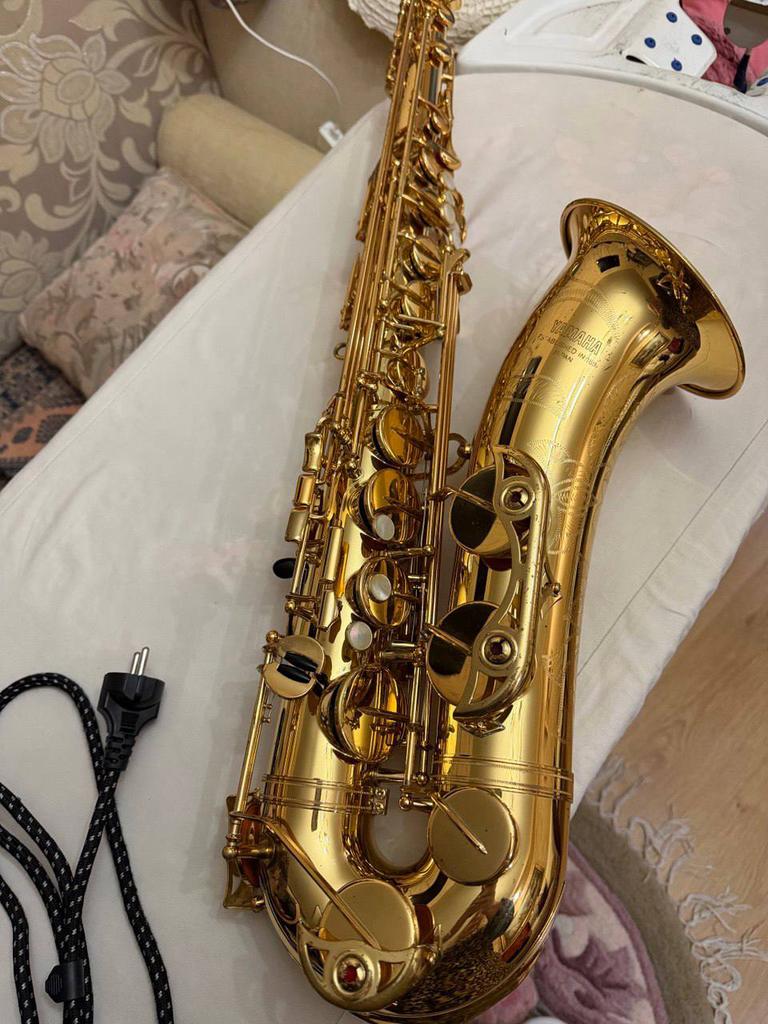 Tenorsaxofoon Yamaha 62, Muziek en Instrumenten, Blaasinstrumenten | Saxofoons, Ophalen of Verzenden, Zo goed als nieuw, Tenor