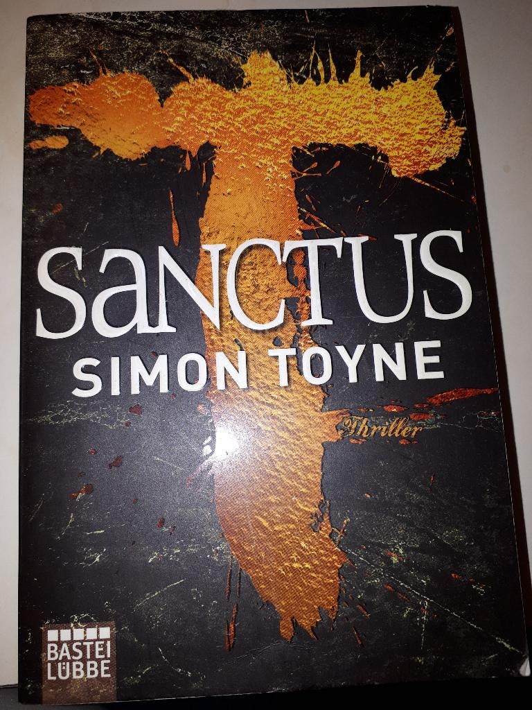 Sanctus - Simon Toyne (Deutsch!), Boeken, Fantasy, Gelezen, Ophalen of Verzenden