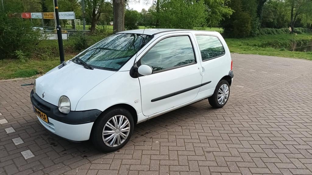 Renault Twingo 1.2 Privilège Airco / Nieuwe Apk!, Auto's, Renault, Voorwielaandrijving, 4 cilinders, 4 stoelen, Wit
