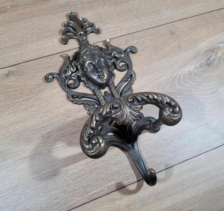 Antieke bronzen medusa kapstokhaak met gezicht, Huis en Inrichting, Woonaccessoires | Kapstokken, Gebruikt, Wandhaken, Minder dan 100 cm