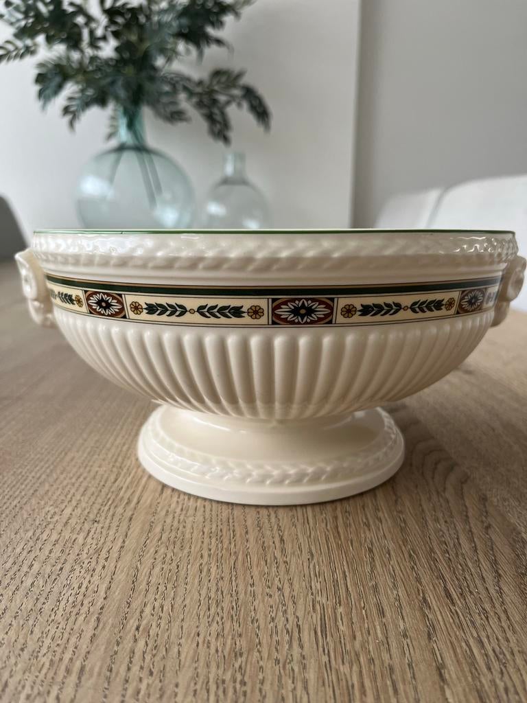 Wedgwood Carlton Serveerschaal, Huis en Inrichting, Porselein of Keramiek, Schaal, Rond, Ophalen of Verzenden