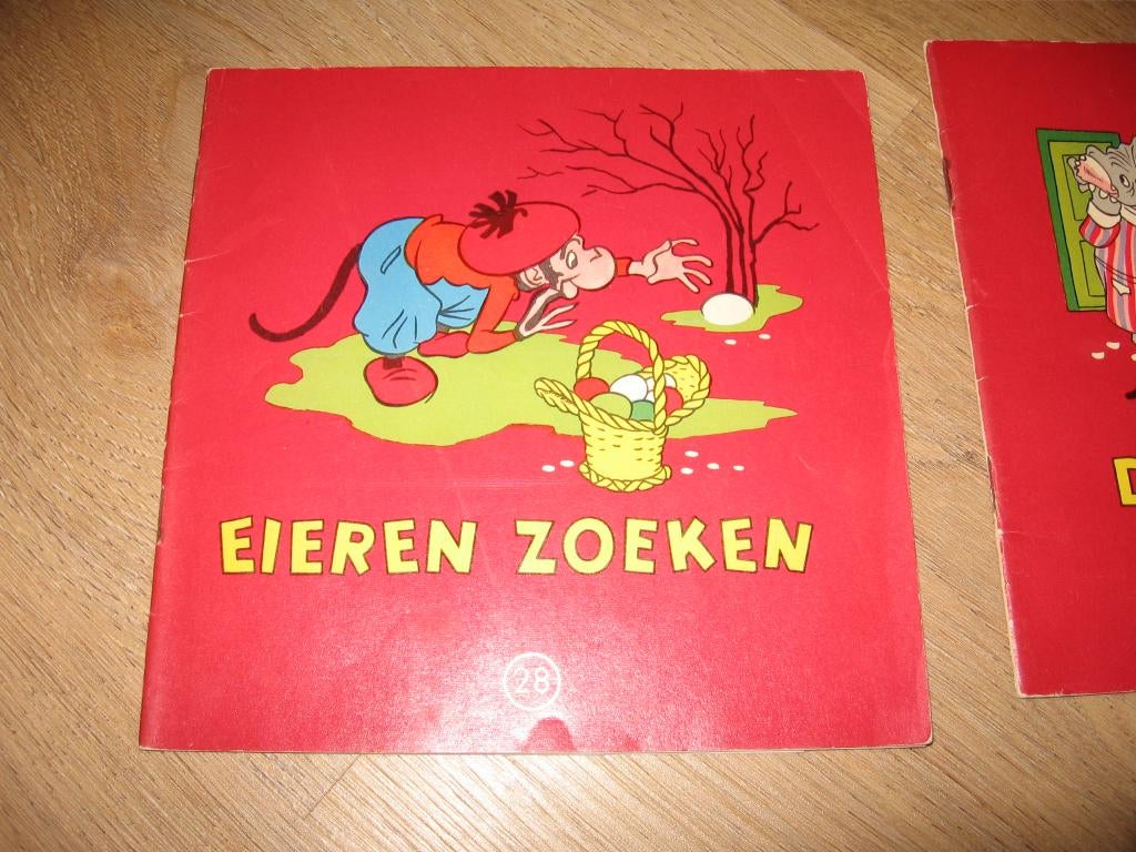 Flipje Tiel 2 oude boekjes, Meerdere stripboeken, Ophalen of Verzenden, Gelezen