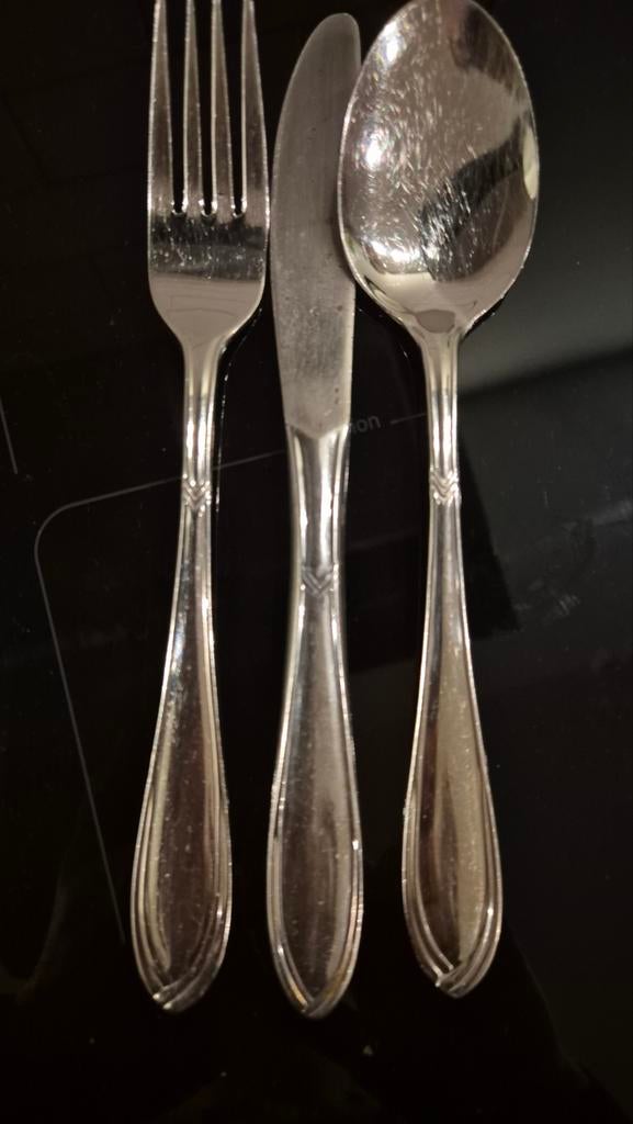 GEZOCHT: Sola New York bestek * type van 20-25 jr geleden, Huis en Inrichting, Ophalen of Verzenden