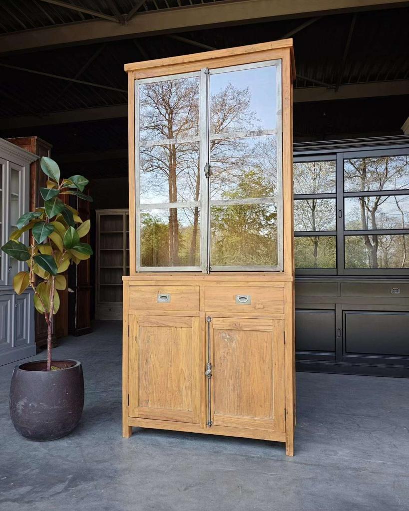 Charmante vitrinekast van gerecycled teakhout | Metaal #0468, Huis en Inrichting, Kasten | Buffetkasten, Niet ingevuld, Gebruikt