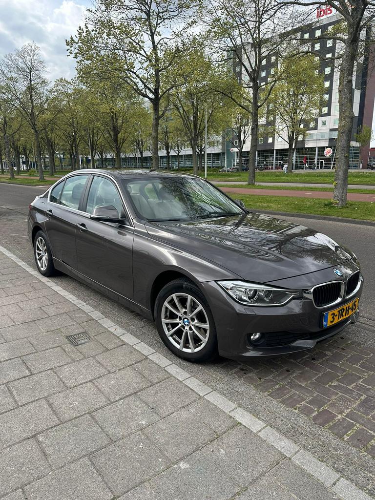 BMW 3-Serie 1.6 316I 2014 Bruin, Auto's, 1360 kg, 4 cilinders, Bruin, Origineel Nederlands