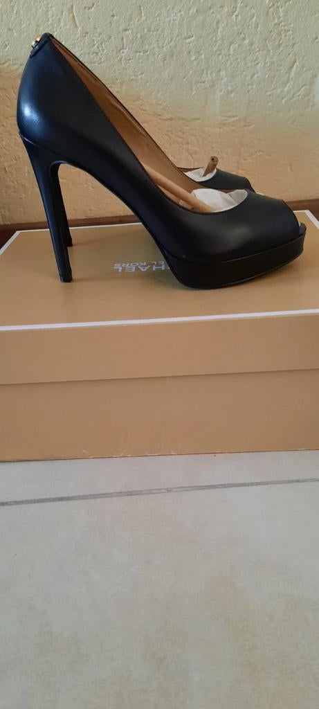 Michael Kors Pumps Zwart maat 35, Kleding | Dames, Schoenen, Pumps, Michael Kors, Zwart, Ophalen of Verzenden