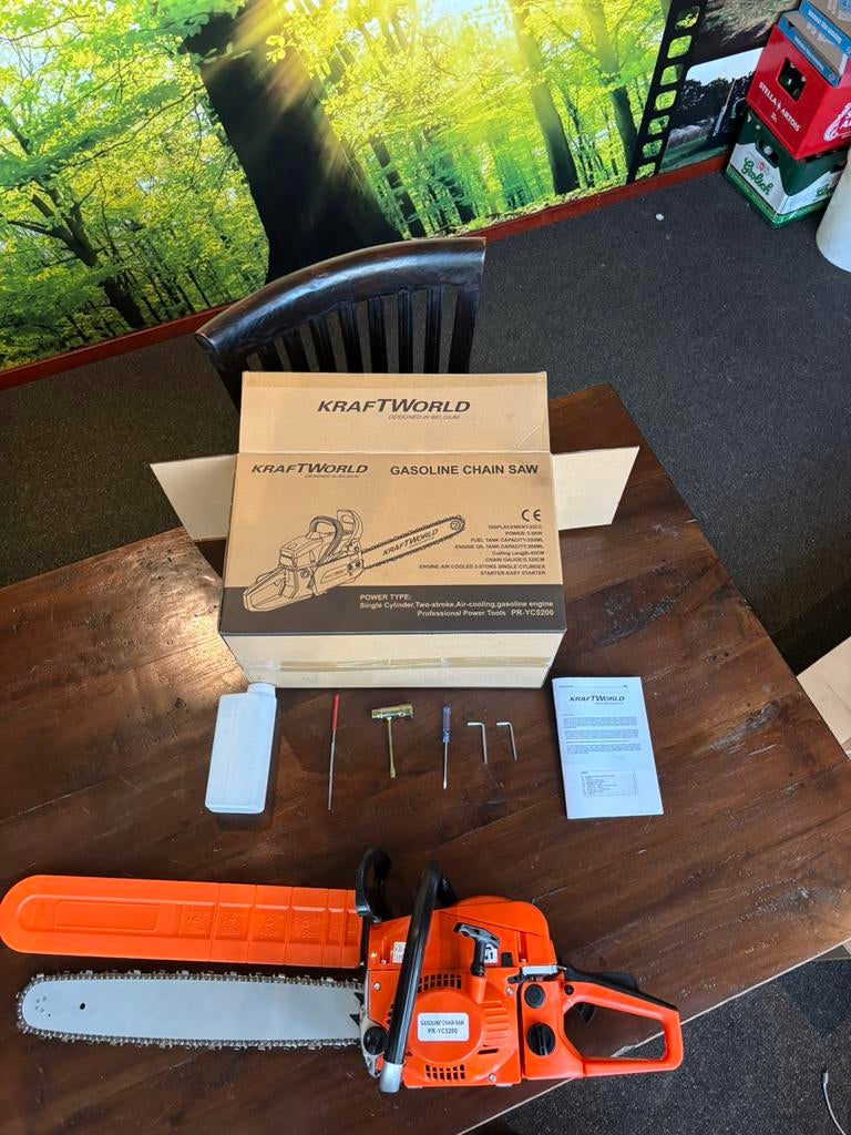 Kettinzaagen 2 stuks, Ophalen, Zo goed als nieuw, Benzine