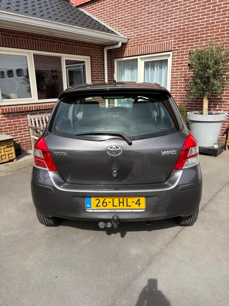 Toyota Yaris 1.3 16V Vvt-i 5DR 2010 Grijs, Voorwielaandrijving, 1025 kg, 40 €/maand, 4 cilinders