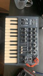 Arturia Microbrute (analog synthesizer), Muziek en Instrumenten, Synthesizers, Gebruikt, Overige aantallen, Met midi-aansluiting