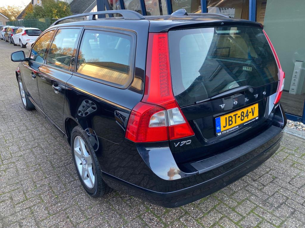 Volvo V70 2.5FT Momentum H.LEER / ECC / PDC / YOUNGTIMER, Auto's, Voorwielaandrijving, Gebruikt, Zwart, Leder en Stof