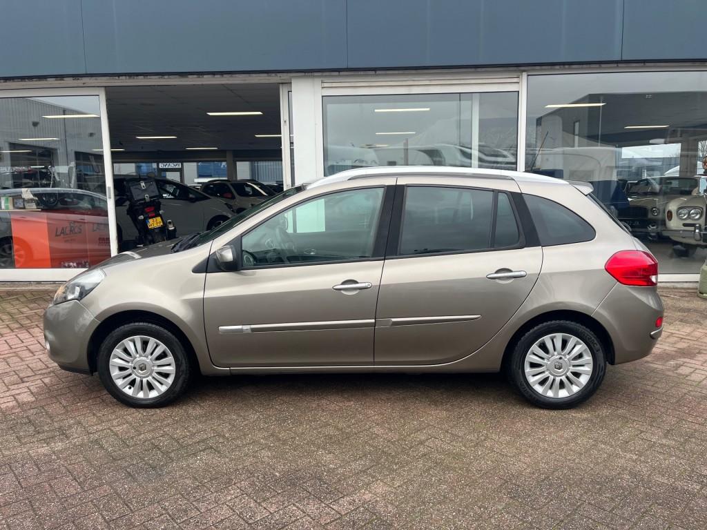 Renault CLIO 1.2 TCe Collection Estate Airco Cruise Navi, Voorwielaandrijving, Gebruikt, 4 cilinders, 1095 kg