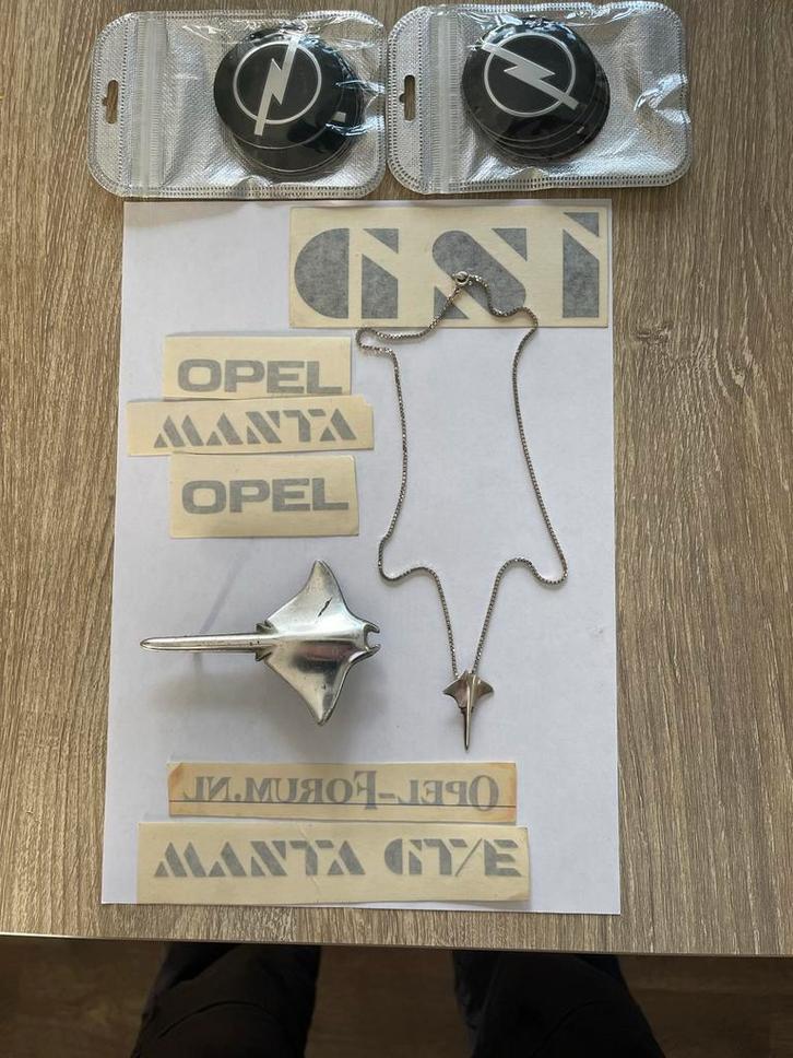 Opel Manta stickers, naafdoppen en ketting, Auto diversen, Autostickers, Ophalen of Verzenden