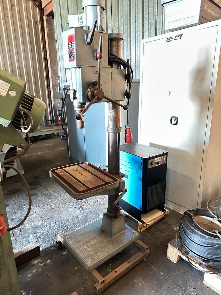 Strand Kolomboormachine Tandwiel Aangedreven, Doe-het-zelf en Verbouw, Gereedschap | Boormachines, Gebruikt, Kolomboormachine