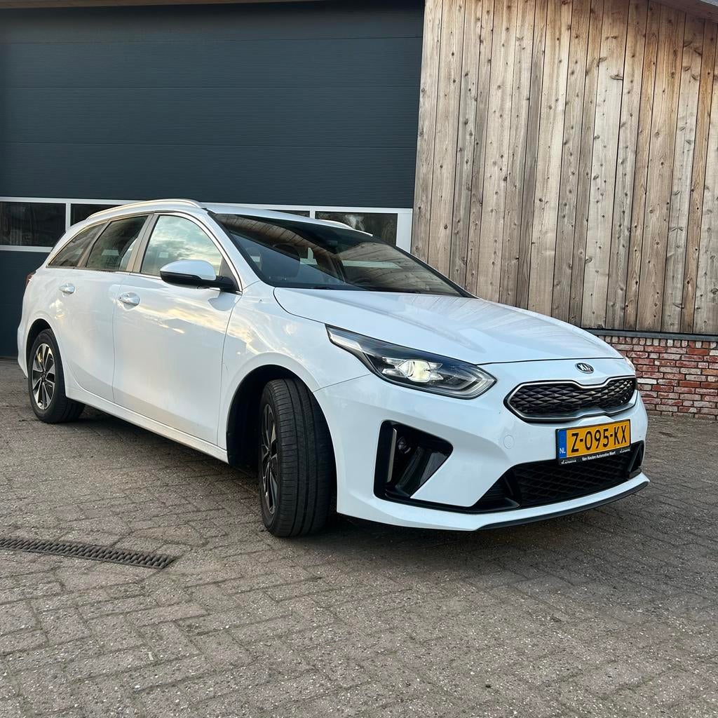 Kia Ceed (pro) 1.6 GDI Phev 141pk Dct6 2021 Wit, Wit, Plug-in hybride, Stationwagon, 1508 kg
