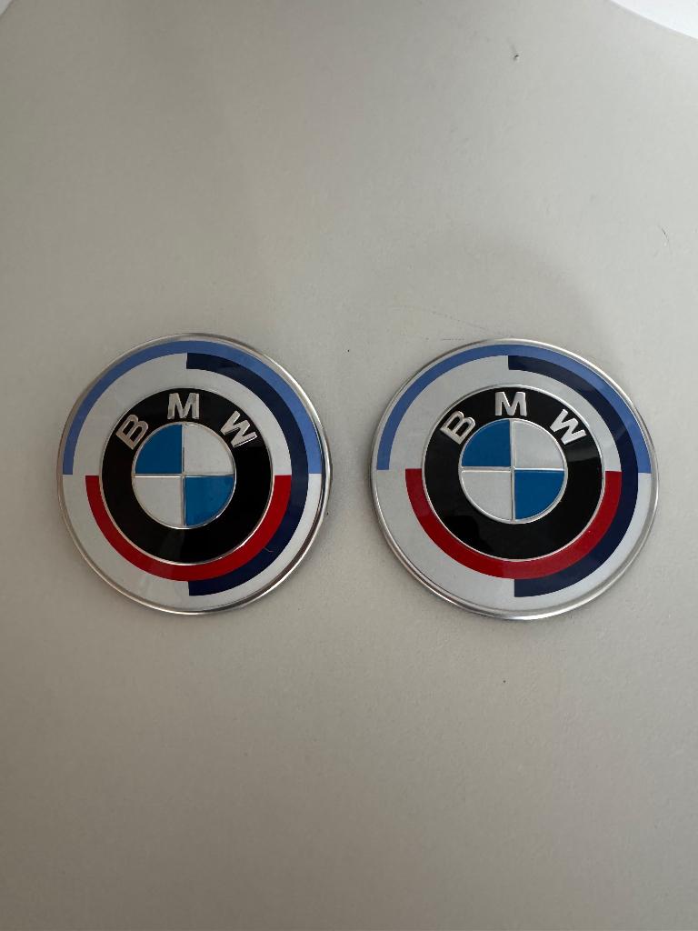 2x BMW M 50 Jahre Embleem - Origineel OEM voor en achter., Ophalen of Verzenden, Zo goed als nieuw