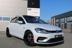 Volkswagen Golf 1.5 TSI Highline Business R / PANO / CAMERA, Voorwielaandrijving, Stof, Euro 6, 4 cilinders