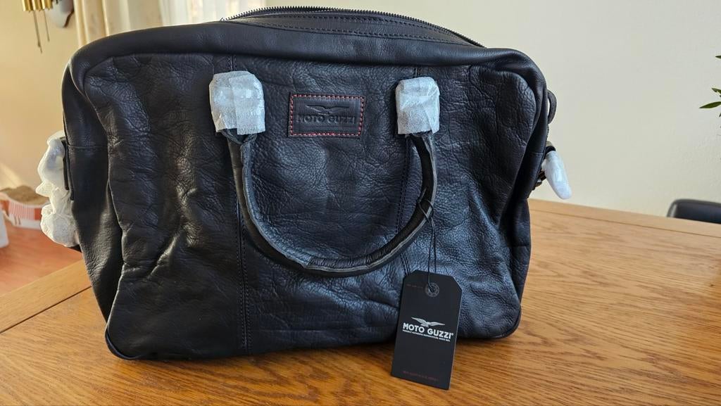 Nieuwe Moto Guzzi Monza Leather Holdall Tas - Zwart, Motoren, Accessoires | Koffers en Tassen, Nieuw, Ophalen of Verzenden