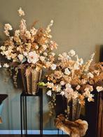 Brons kleurige vaas /pot opgemaakt als bloemstuk beige koper, Huis en Inrichting, Ophalen, Nieuw, Binnen