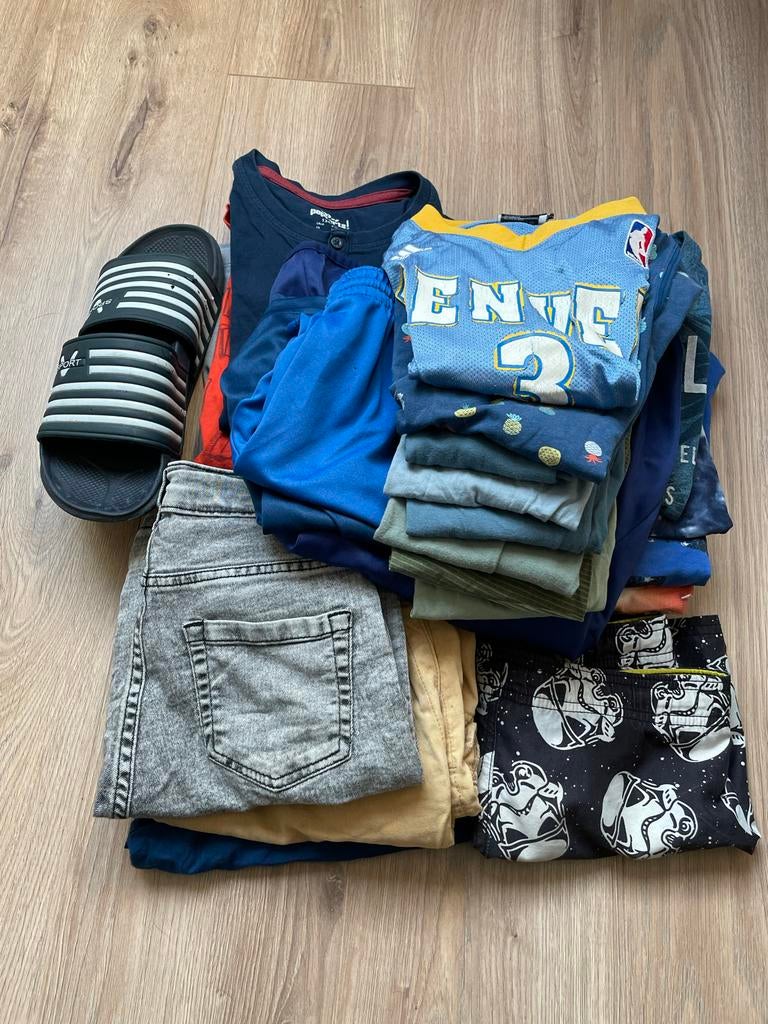 Groot pakket jongenskleding maat 134-152 lente/zomer, Ophalen