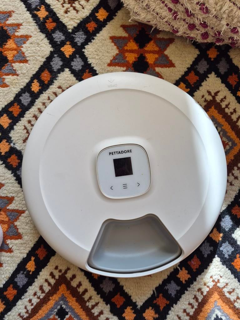 Pettadore Nutri turn voerautomaat, Dieren en Toebehoren, Ophalen of Verzenden, Zo goed als nieuw