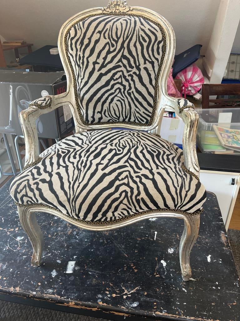 Unieke zebrastoel met zilveren poten en rugleuning, Huis en Inrichting, Stoelen, Ophalen, Gebruikt, Zwart, Metaal