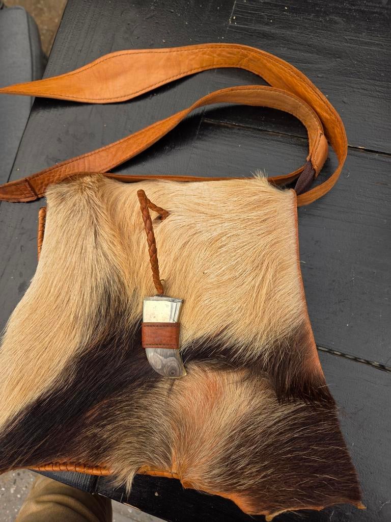 Leren koeienhuid damestas - Buitenkant top, binnenkant defec, Ophalen of Verzenden