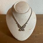 Vintage sieradendisplay en ketting *tres jolie Duiven*, Verzenden, Overige materialen
