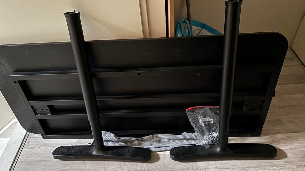 Ikea Bekant Bureau Zwart 140x60, Huis en Inrichting, Bureaus, Ophalen, Zo goed als nieuw