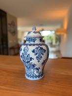 Delftsblauwe dekselvaas - Petura Regout Maastricht, Ophalen, Wit, Aardewerk of Porselein, Zo goed als nieuw
