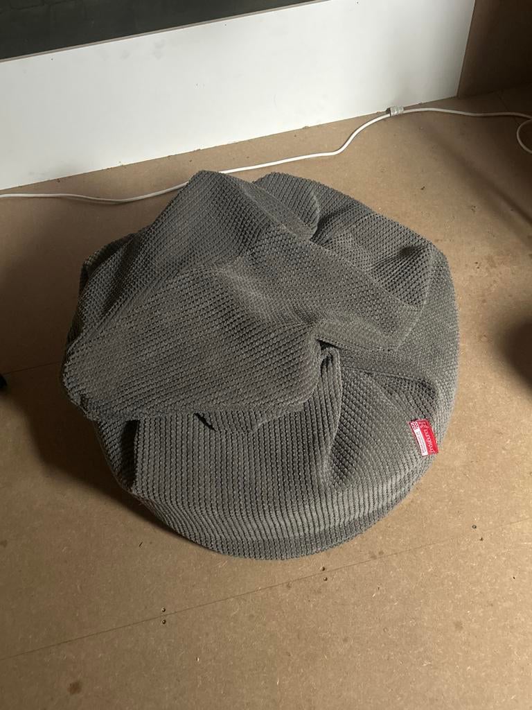 Zitzak grijs van Loungepug, Huis en Inrichting, Zitzakken, Ophalen of Verzenden, Zo goed als nieuw, Grijs, Zitzak