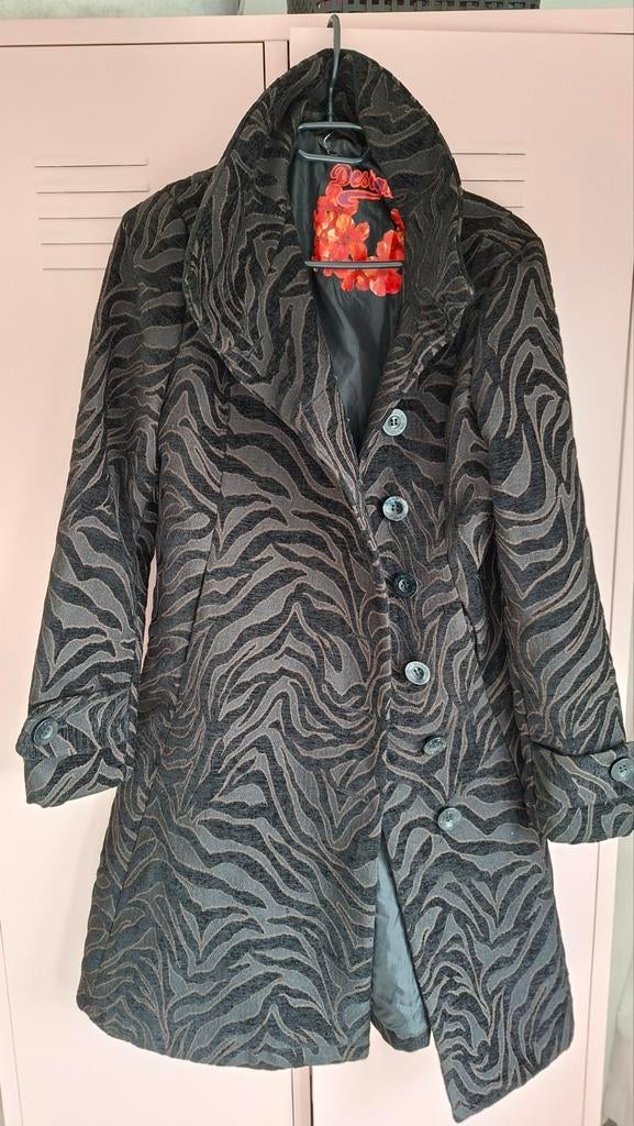 Desigual jas met zebraprint, Ophalen of Verzenden, Zo goed als nieuw, Maat 38/40 (M), Zwart